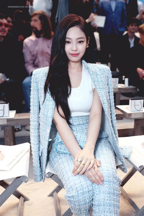 chanel suit jennie